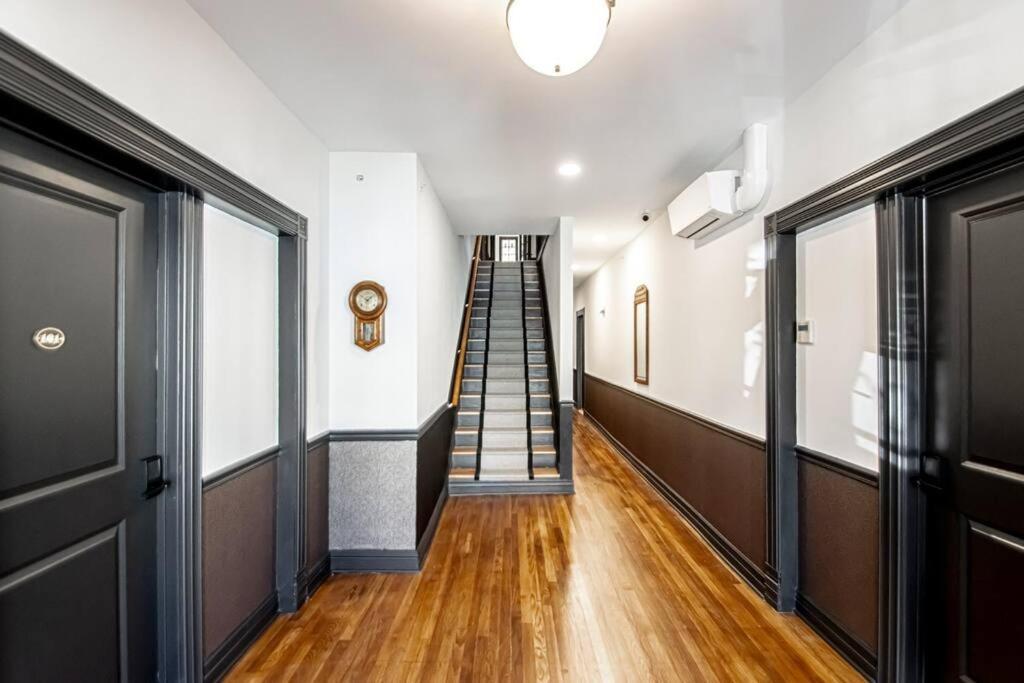 King Bed Stylish Studio In Heart Of Downtown Room # 200 Hot Springs Exterior photo