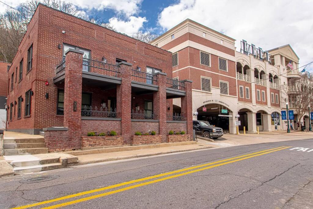 King Bed Stylish Studio In Heart Of Downtown Room # 200 Hot Springs Exterior photo